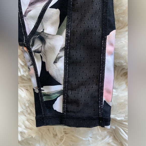 Athleta floral mesh leggings with pockets- size S - Picture 4 of 6
